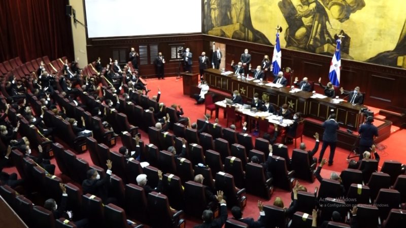 Asamblea Nacional proclama a Luis Abinader y Raquel Peña