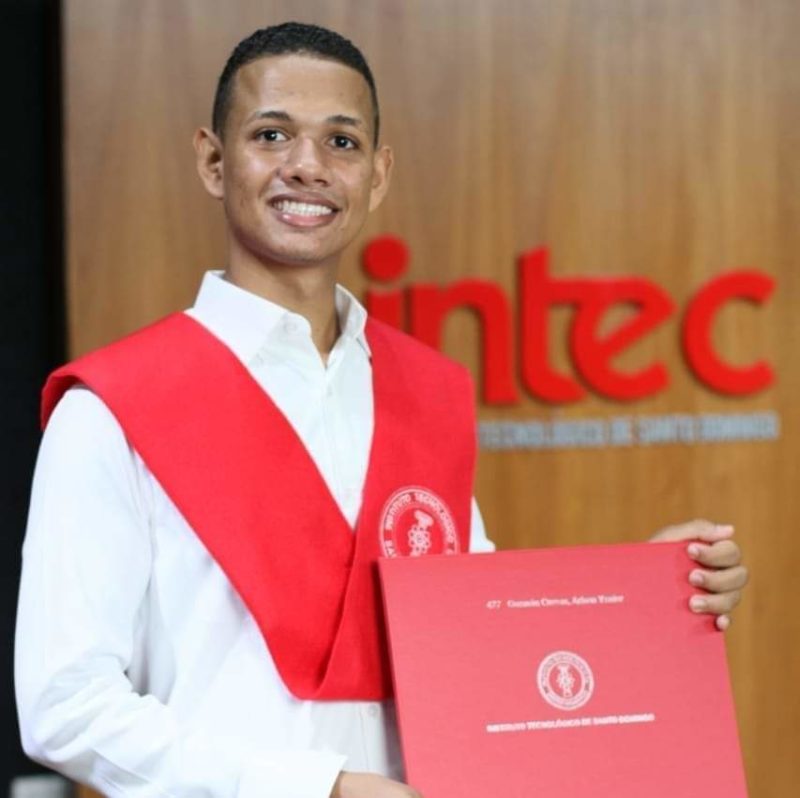 Inafocam recibe con satisfacción primeros egresados del programa Docentes de Excelencia graduados del INTEC