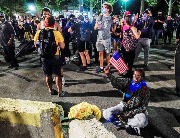 Mueren dos personas durante disturbios en Estados Unidos