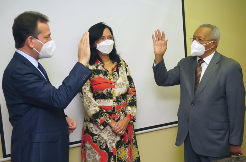 Doctor Salvador Ramos toma posesión como nuevo director general de ONAPI