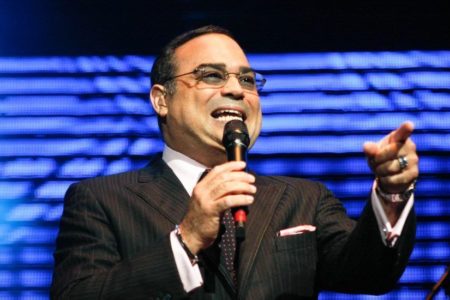 Gilberto Santa Rosa lanzará este viernes el primer sencillo de su nuevo disco