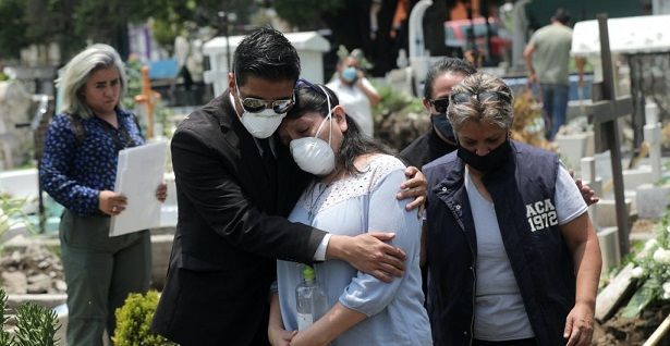 Más de 50 mil personas han fallecido en México por el coronavirus FacebookTwitterWhatsAppMás…