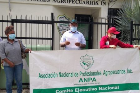 Agropecuarios denuncian desconocidos invaden terrenos en SDE