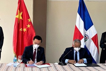 RD y China firman protocolo sanitario para exportación de aguacate