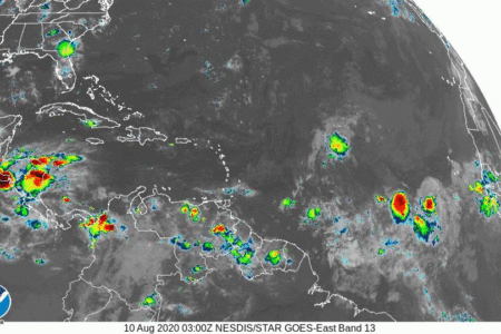 ONAMET vigila onda tropical con 60% probabilidad de convertirse en ciclón