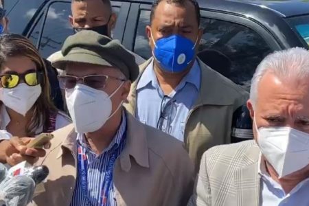 Jiménez acusa a Danilo de “empecinarse” en inaugurar terminal de autobuses “por encima de la ley”