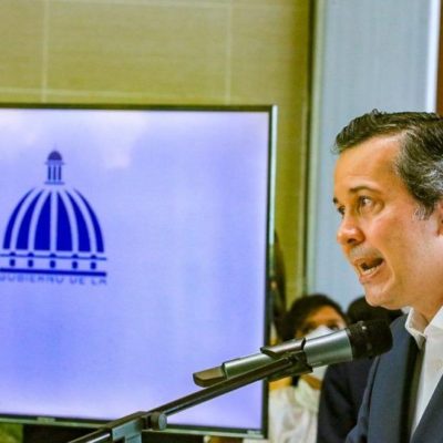 Jorge Mera asume como ministro de Medio Ambiente; promete relanzar esa institución