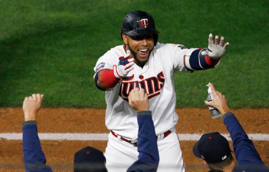 Nelson Cruz decide con cuadrangular la victoria de los Mellizos ante Cerveceros