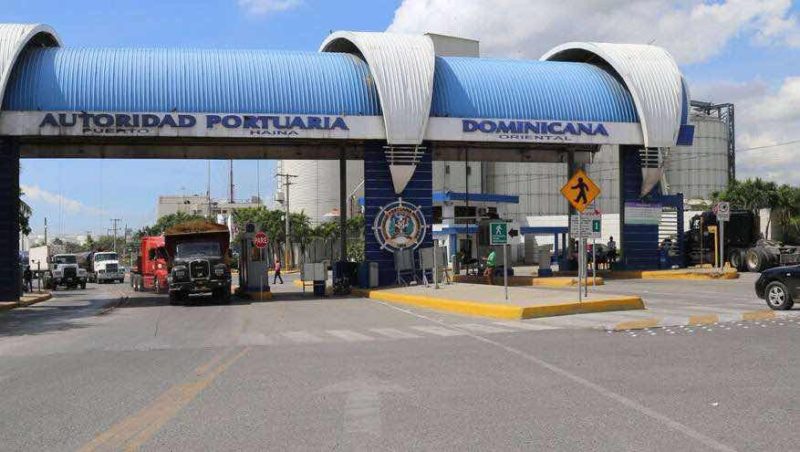 El presidente Luis Abinader destituye 24 subdirectores de Autoridad Portuaria Dominicana