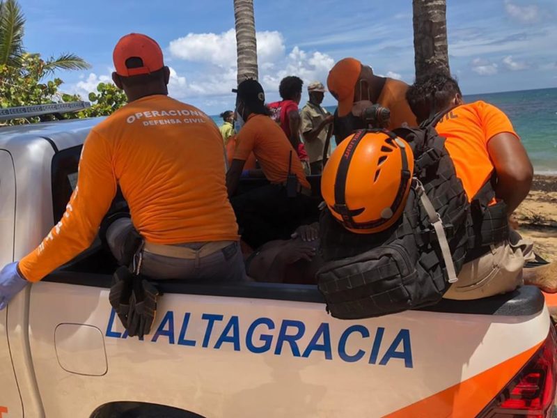 Rescatan a seis de once viajeros cuya yola zozobro camino a Puerto Rico