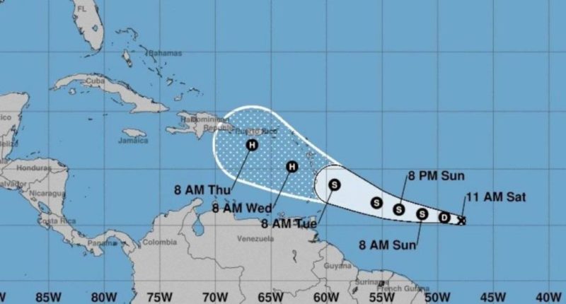 CNH informa sobre la formación de la depresión tropical numero 11