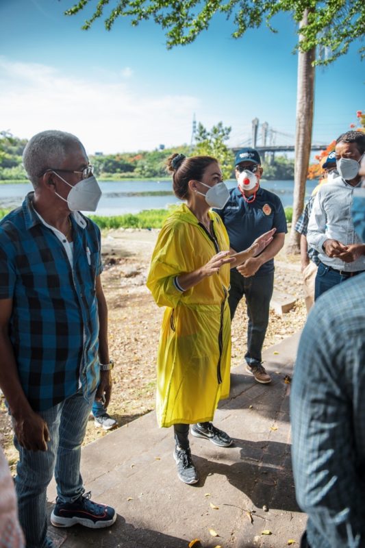 ALCALDESA CAROLINA MEJÍA ENCABEZA OPERATIVO LIMPIEZA EN LA CIÉNAGA.