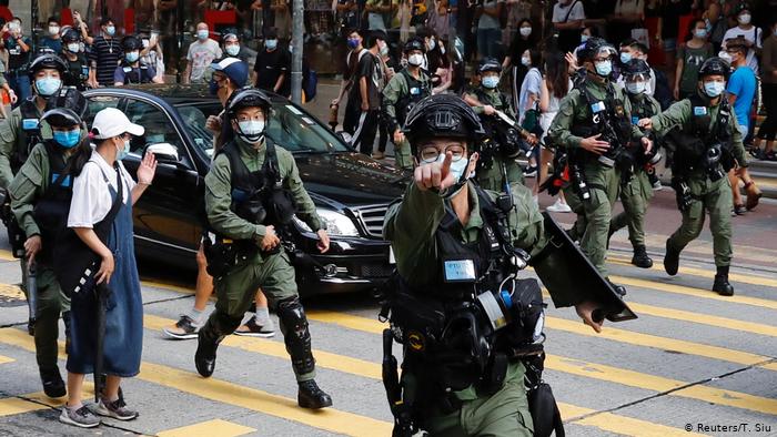 Detienen a unas 90 personas en Hong Kong en protesta por aplazamiento elecciones