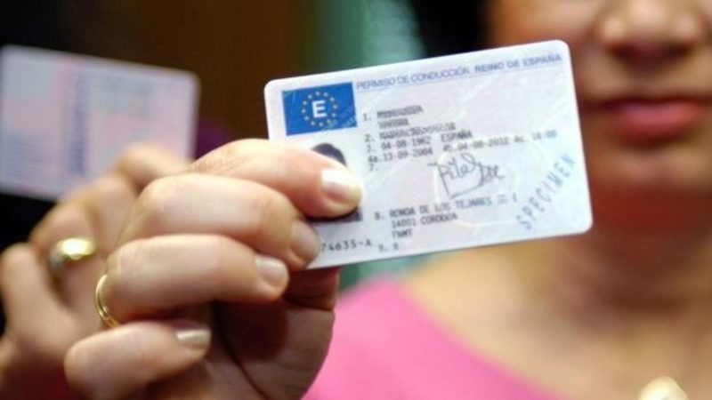 Detienen a 22 personas en España por cometer fraude en exámenes carné de conducir