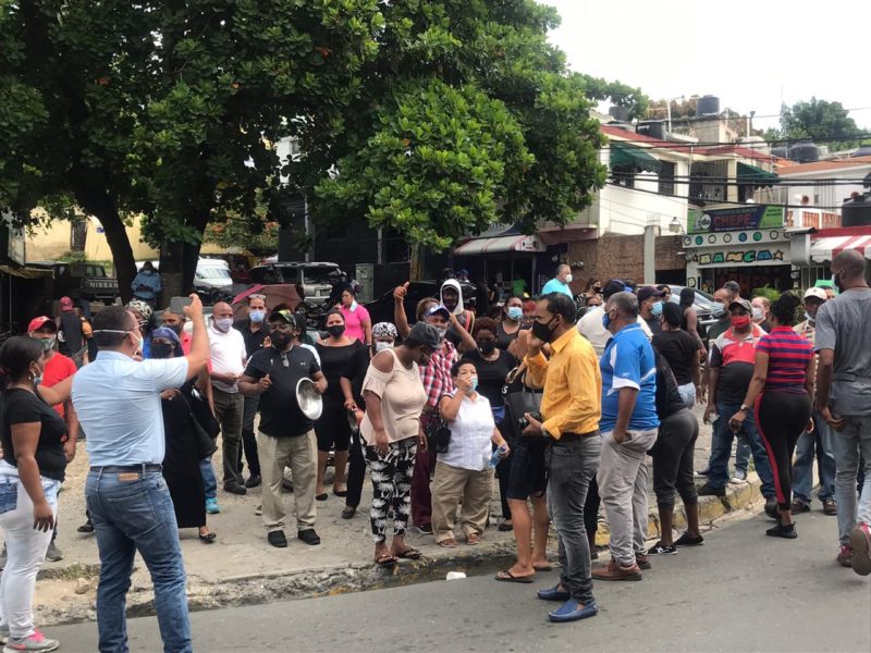 Continúan las protestas de ex empleados del ASDO en reclamo de prestaciones