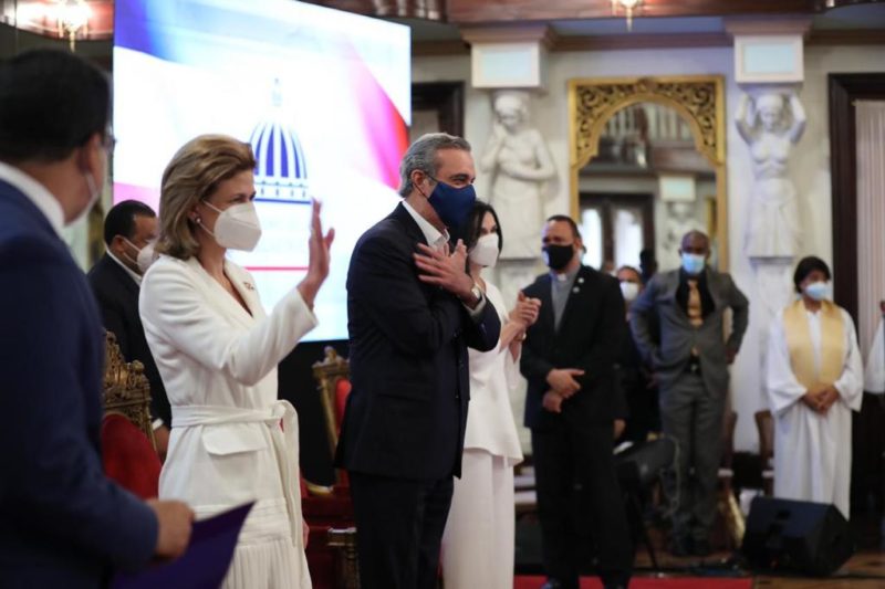 Presidente Abinader encabeza acto Día de la Biblia