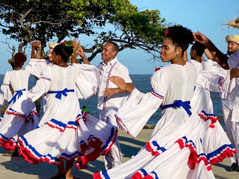 Ballet Folklórico ITSC, representa al país en la 8va Parada del Festival Dominicano de Montreal.