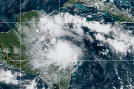 Huracán Nana se disipa sobre Guatemala tras azotar Belice