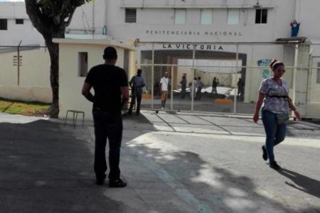 Algunos de los delitos organizados desde cárceles dominicanas