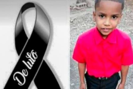 Niño hallado muerto en La Vega se ahorcó jugando, según vecinos