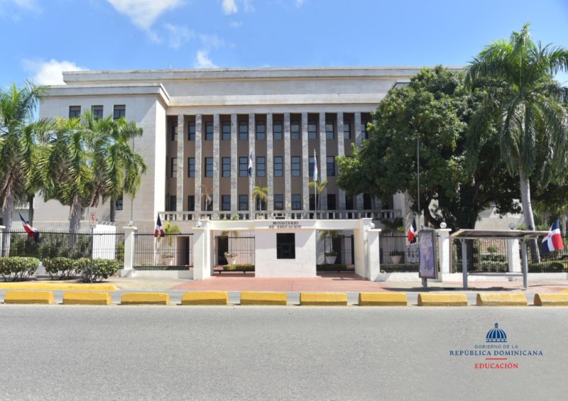 Ministro Roberto Fulcar anunció la apertura gratuita del Programa al sector privado.