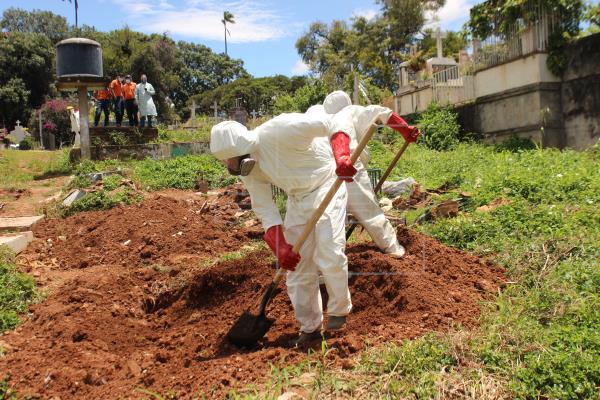 El mundo roza los 40 millones de casos de COVID, con 1,1 millones de muertes