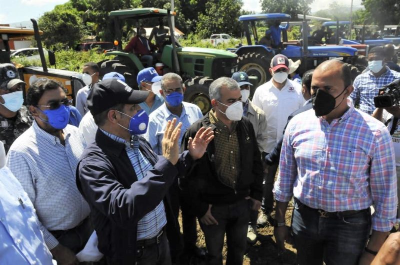 Agricultura inicia preparación para siembra habichuelas en San Juan