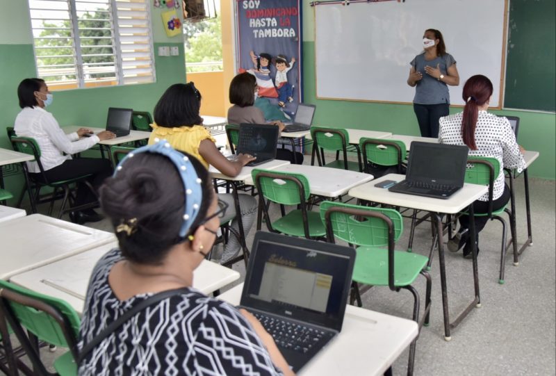 Más de 1 millón de espectadores diarios siguen cursos de capacitación del MINERD