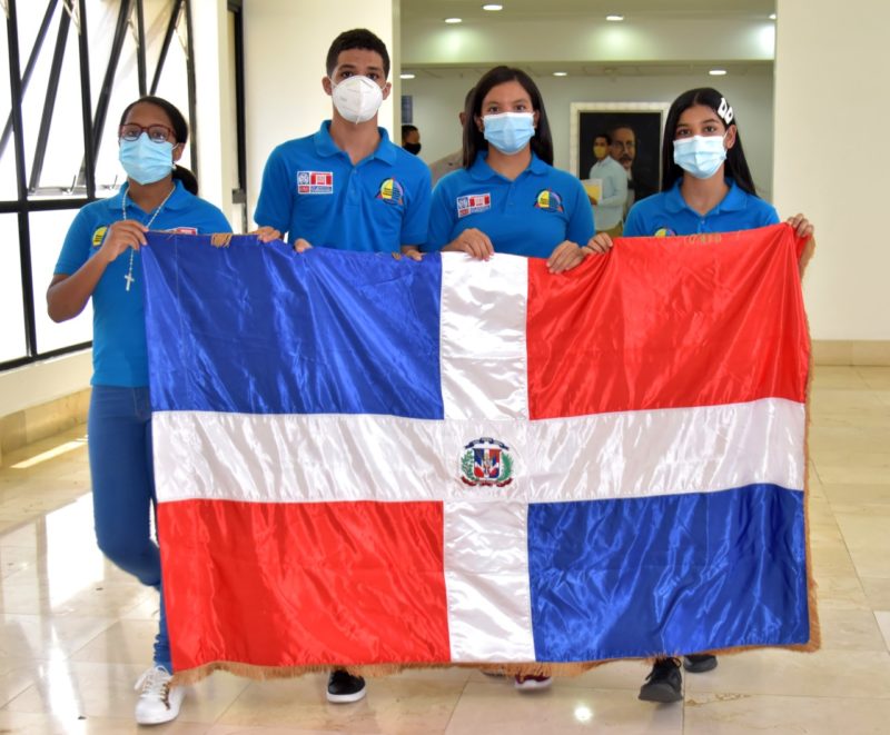 Cuatro estudiantes de La Vega y Santo Domingo Norte representarán al país en la XXII Olimpiadas de Matemáticas de Centroamérica y el Caribe de manera virtual 