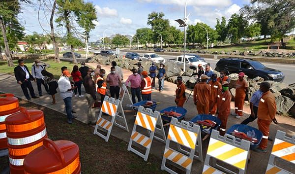 Obras Públicas inicia amplio programa de mantenimiento vial en autopista Las Américas, y autovías del Coral y del Este