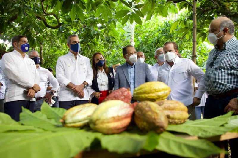 El administrador del Banco Agrícola resalta apoyo a productores de cacao con financiamientos a tasa cero 