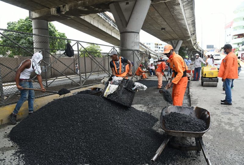 Obras Públicas reparó la avenida 27 de Febrero desde la Isabel Aguiar hasta la Josefa Brea