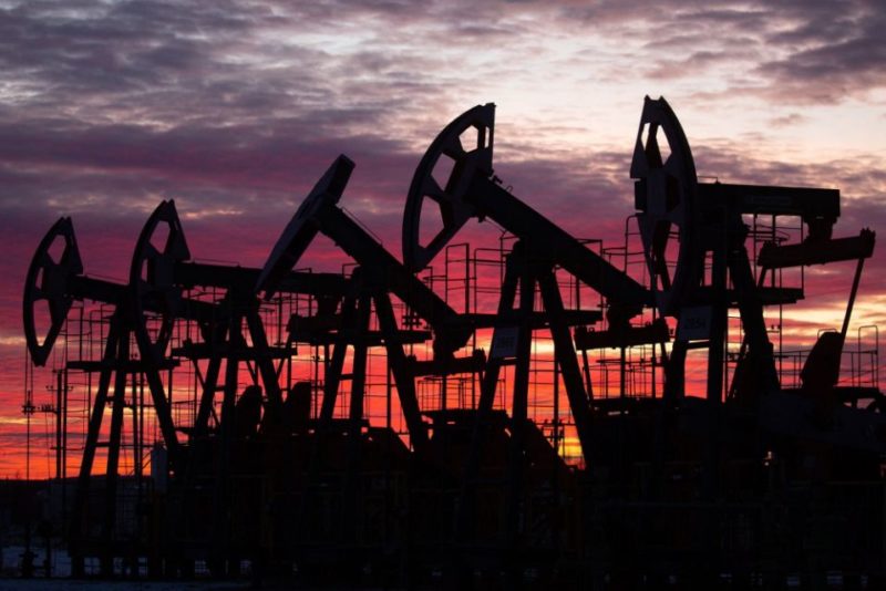 Recuperación del mercado de petróleo motiva incremento en los precios de los combustibles.