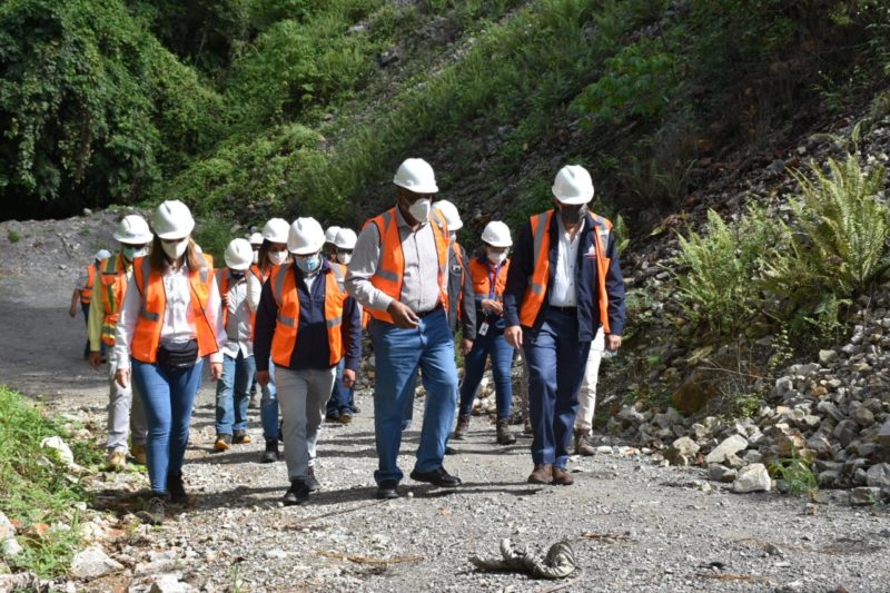 Ministros de Energía y Minas y de Medio Ambiente visitan la Barrick Gold