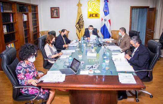 Pleno de la JCE designa directores interinos del Registro Civil y del Voto Dominicano en el Exterior