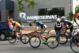 Banderazo de salida en la Torre Banreservas  inicia 4ta etapa de la Vuelta Ciclista