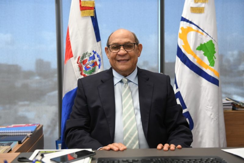 Santos Badía proclama presidente Abinader traza construcción de una nueva República