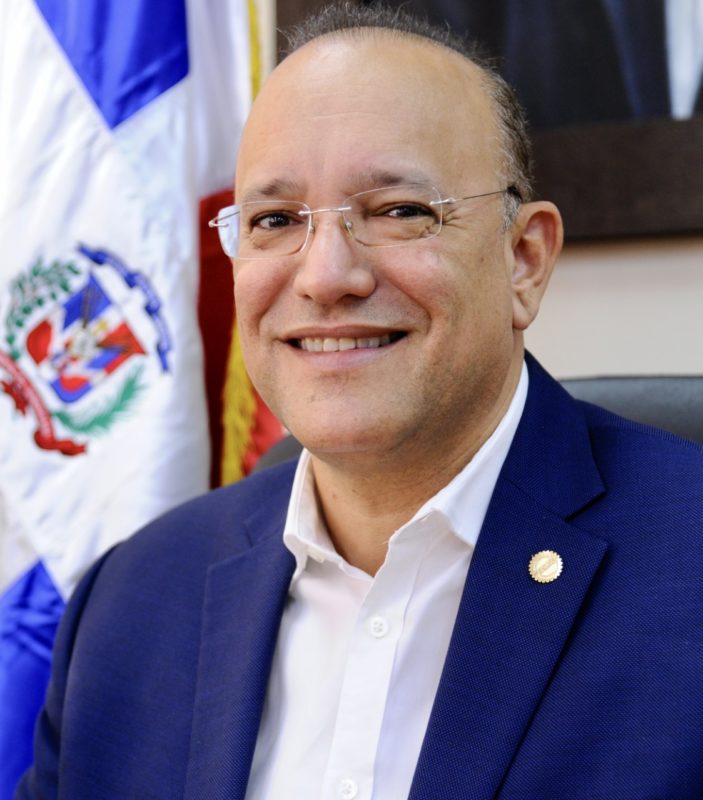 El presidente Luis Abinader emite decreto 47-21 que crea el Fideicomiso PROPARQUES 