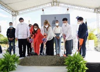 Dan primer picazo para la construcción de Centro de Salud Integral de Adolescentes en San Juan de la Maguana