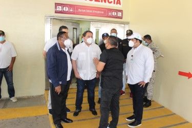 Director SNS supervisa Emergencia hospital Ney Arias