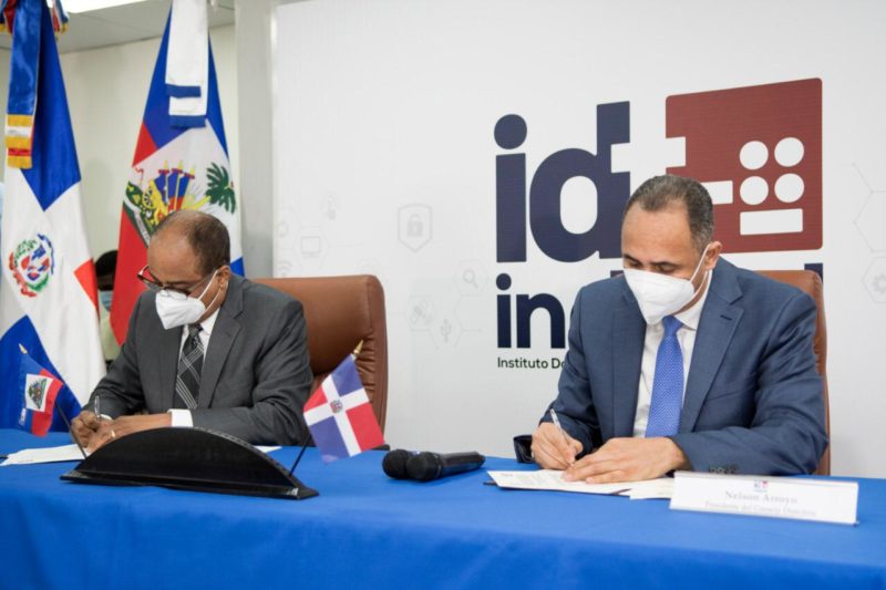 Indotel y CONATEL de Haití firman Memorando solucionar interferencias de radiofrecuencias en la zona fronteriza
