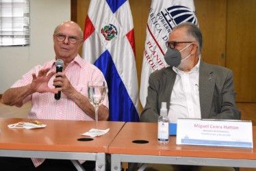 Ex presidente Hipólito Mejía valora las políticas públicas  a favor de las personas en sus territorios