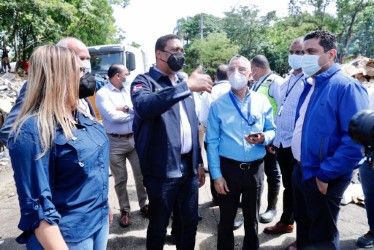 Víctor D´Aza asegura construirán relleno sanitario en Santo Domingo Este