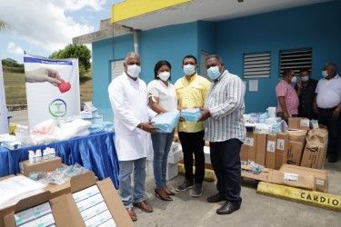 Gabinete de Política Social entrega casas y medicamentos en varias provincias del país