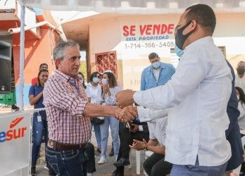 Tras 12 años de espera, Edesur ilumina y electrifica mercado municipal de San Juan de la Maguana