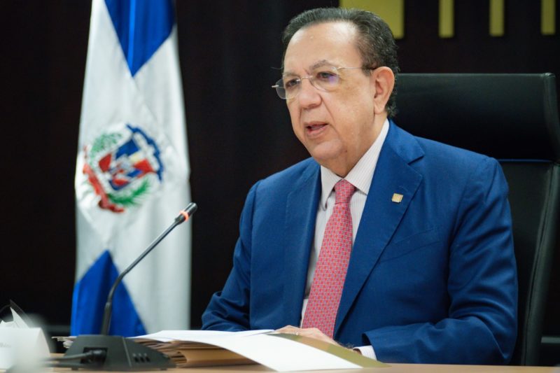 Gobernador Valdez Albizu anuncia que la economía se expande 12.7 % en enero-septiembre 2021