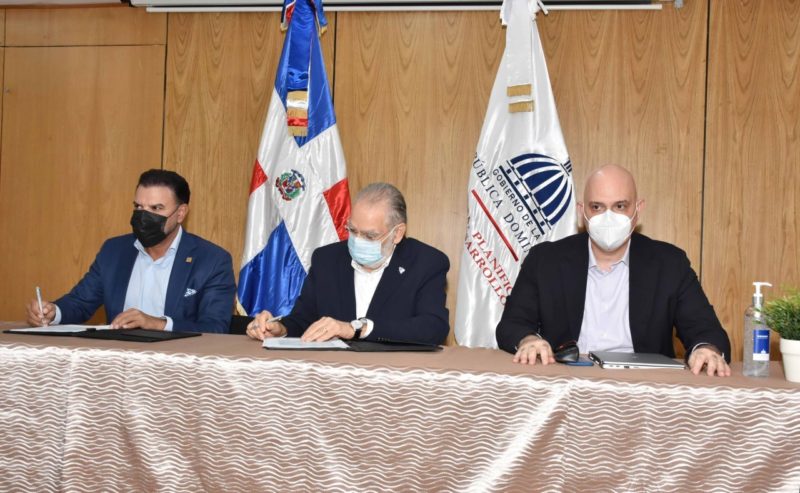 Ministerio de Economía y Fiduciaria Reservas firman contrato de Fideicomiso de Administración del Fondo de Cohesión Territorial  