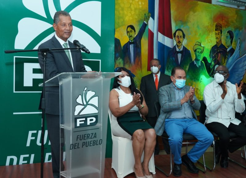 Julián Roa y otros dirigentes se juramentan en la Fuerza del Pueblo