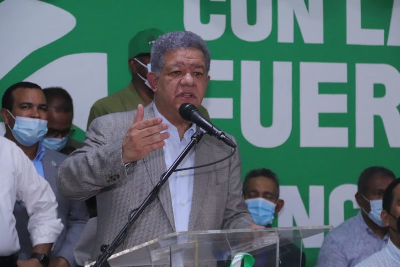 Leonel Fernández: «Estamos vigilantes con la actual gestión de gobierno», e’ pa’ fuera que van»