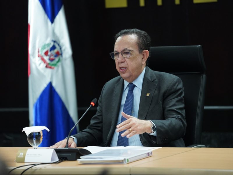 Gobernador Valdez Albizu informa economía dominicana registra una expansión de 12.4 % en enero-octubre de 2021